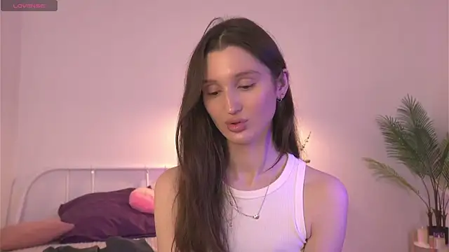 Snapshot of tender_babyy chatting on September 11, 12:49 pm tender babyy online show from September 11, 12:49 pm