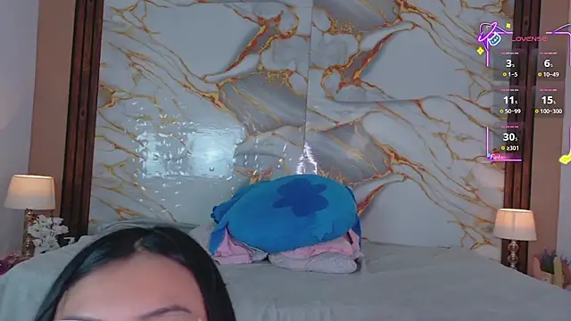 samanthaecheverry online show from April 3, 3:32 pm