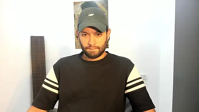 Snapshot of Dirtyboyhot chatting on February 20, 9:43 am Dirtyboyhot online show from February 20, 9:43 am