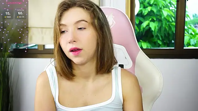 Snapshot of LinaSiren chatting on September 12, 3:28 am LinaSiren online show from September 12, 3:28 am