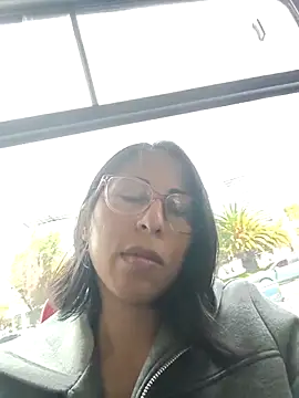 Snapshot of MirandaSingle chatting on June 1, 3:25 pm MirandaSingle online show from June 1, 3:25 pm
