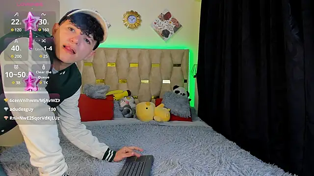 Snapshot of patrick_sanzz chatting on February 26, 9:53 am patrick sanzz online show from February 26, 9:53 am