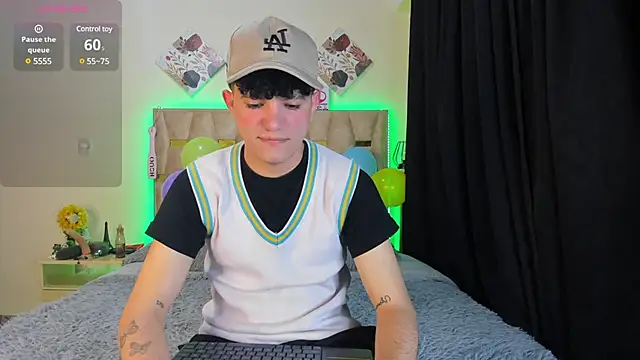 Snapshot of patrick_sanzz chatting on March 10, 7:42 am patrick sanzz online show from March 10, 7:42 am