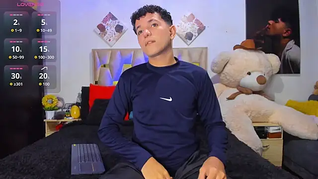 Snapshot of patrick_sanzz chatting on November 18, 1:44 am patrick sanzz online show from November 18, 1:44 am