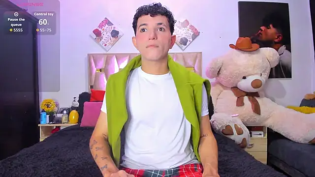 Snapshot of patrick_sanzz chatting on December 2, 6:03 pm patrick sanzz online show from December 2, 6:03 pm