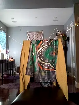 ebonycatlisaaaalime online show from January 20, 1:32 pm