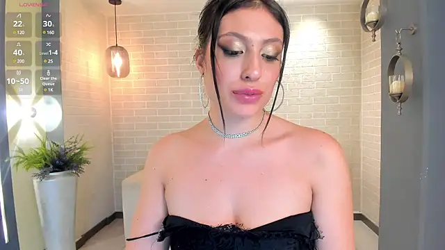 Snapshot of IrinaPortman chatting on February 18, 1:21 am IrinaPortman online show from February 18, 1:21 am