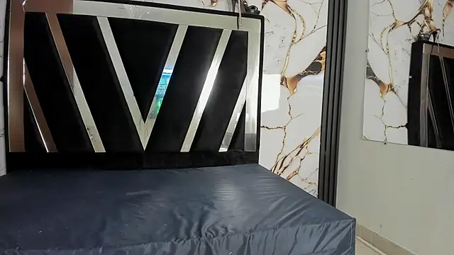 Snapshot of KarinaSimonz chatting on October 23, 7:23 pm KarinaSimonz online show from October 23, 7:23 pm