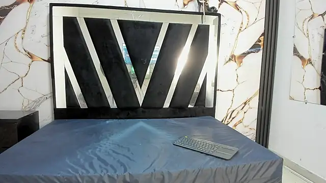 Snapshot of KarinaSimonz chatting on October 29, 7:37 pm KarinaSimonz online show from October 29, 7:37 pm