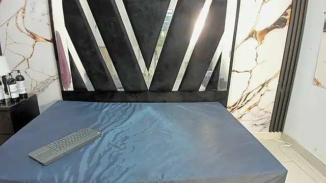 Snapshot of KarinaSimonz chatting on November 12, 7:24 pm KarinaSimonz online show from November 12, 7:24 pm