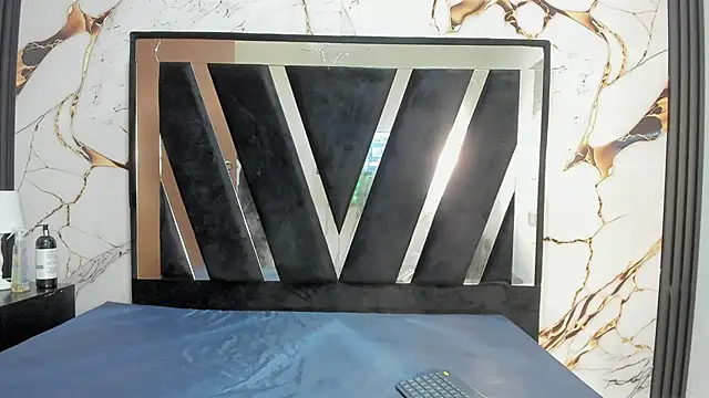 Snapshot of KarinaSimonz chatting on November 18, 8:13 pm KarinaSimonz online show from November 18, 8:13 pm