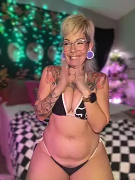 GoldieBakeman online show from December 1, 5:18 pm