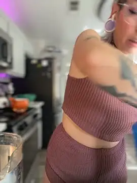 GoldieBakeman online show from December 5, 7:32 pm