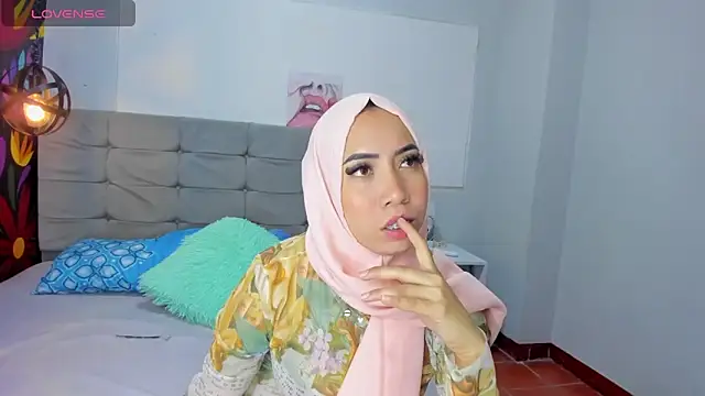 Sweet hot mia online show from January 23, 7:40 pm