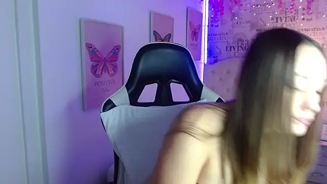 Ivyy Crystal online show from February 14, 8:15 pm