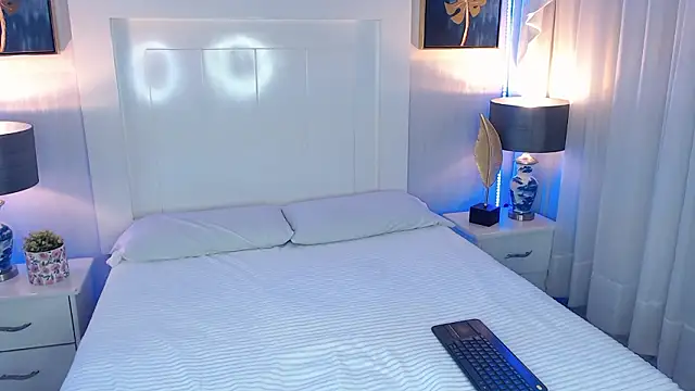 Ivyy Crystal online show from February 26, 1:10 pm