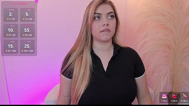 Snapshot of thaliafox_ chatting on March 15, 7:42 am thaliafox online show from March 15, 7:42 am