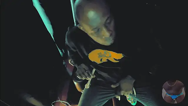 Snapshot of Pressure69mee chatting on February 28, 10:39 pm Pressure69mee online show from February 28, 10:39 pm