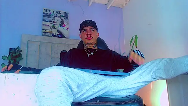 HannibalLester online show from October 5, 5:00 pm