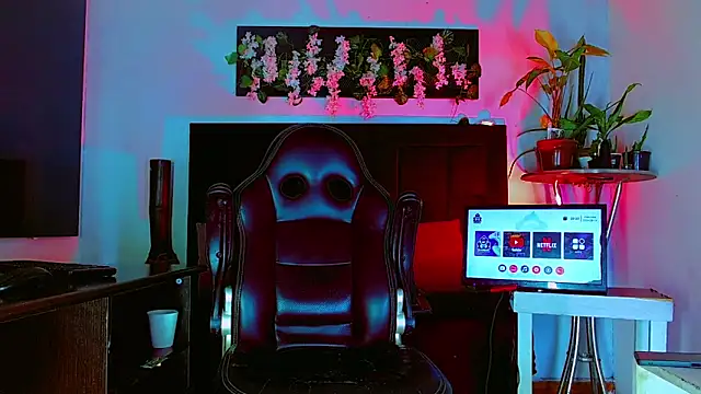 HannibalLester online show from March 3, 3:56 am