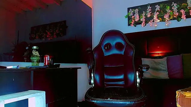 HannibalLester online show from April 15, 5:25 am