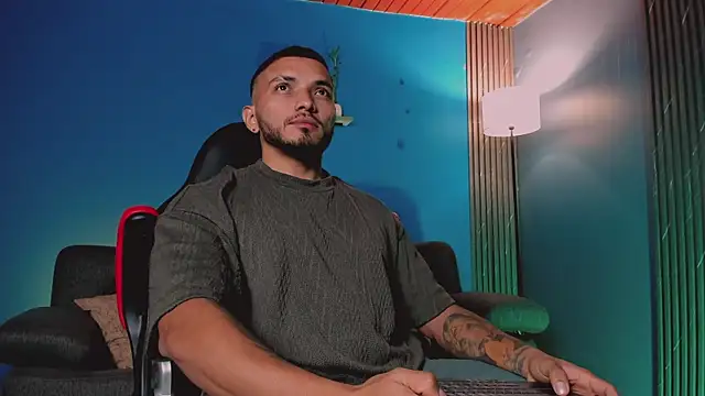 maximusclark1 online show from January 8, 2:58 am