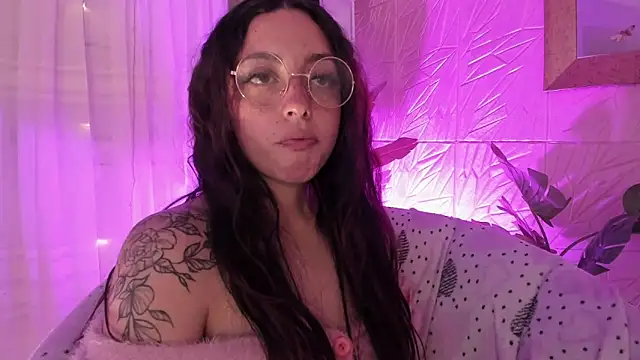 sadashi moon  online show from March 21, 6:38 am