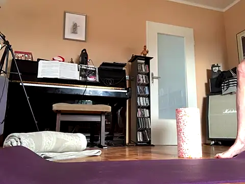 Bula94193 online show from December 21, 11:06 am