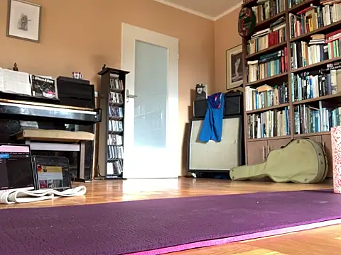 Bula94193 online show from April 10, 9:47 am