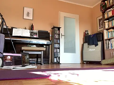 Bula94193 online show from April 15, 9:38 am