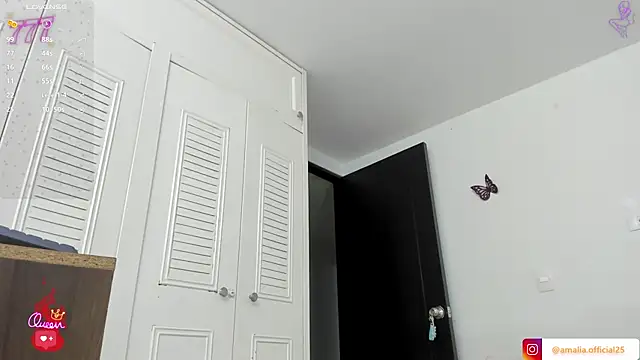 Snapshot of sweet_amalia4 chatting on June 15, 11:07 pm sweet amalia4 online show from June 15, 11:07 pm