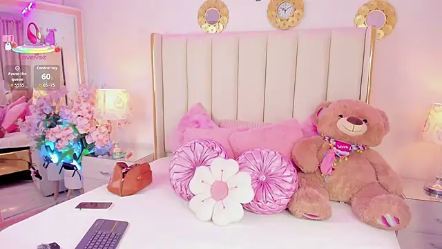 evangelin ts online show from April 6, 1:23 pm