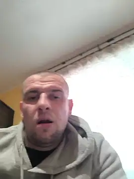 Snapshot of Regularfucker28 chatting on March 9, 8:40 am Regularfucker28 online show from March 9, 8:40 am