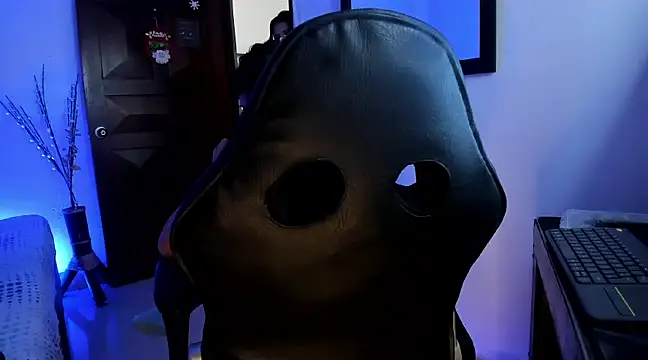 Snapshot of eva_ashford chatting on December 5, 3:39 pm eva ashford online show from December 5, 3:39 pm