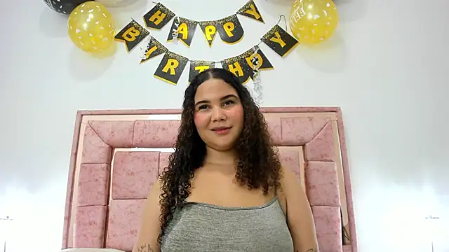 zoee lovv online show from December 21, 7:03 am