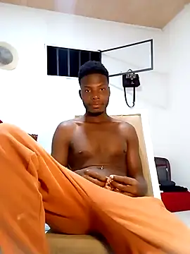 Snapshot of DalianHR33 chatting on December 14, 3:40 am DalianHR33 online show from December 14, 3:40 am