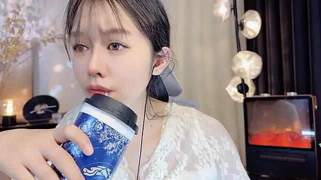 Snapshot of xiaodaibabyy chatting on January 12, 1:37 pm xiaodaibabyy online show from January 12, 1:37 pm