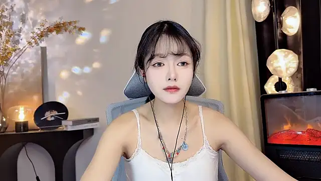 Snapshot of xiaodaibabyy chatting on February 2, 1:19 pm xiaodaibabyy online show from February 2, 1:19 pm