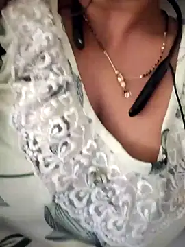 Snapshot of lovelyruhi chatting on December 4, 5:00 pm lovelyruhi online show from December 4, 5:00 pm