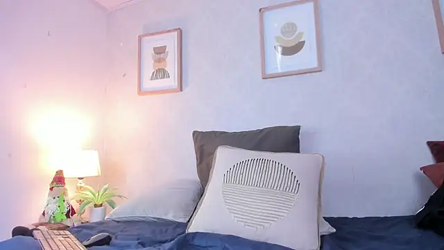 Caroline dh online show from January 5, 5:27 pm