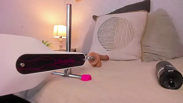 Caroline dh online show from April 15, 11:39 am