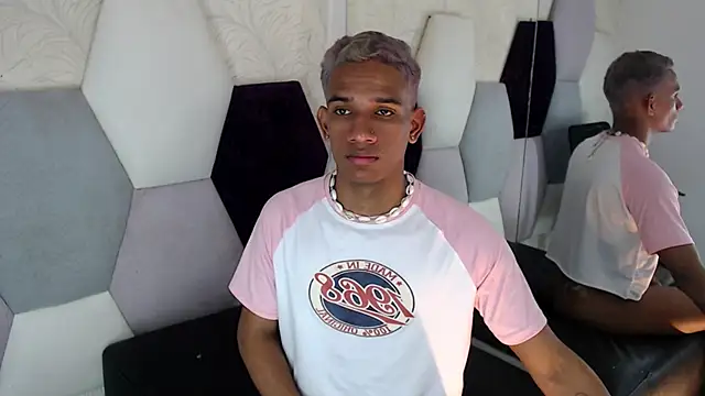 AbrahanBratz online show from January 10, 2:45 pm