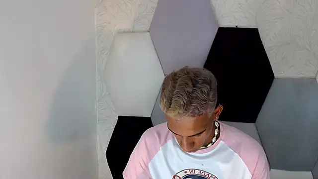 AbrahanBratz online show from January 11, 3:31 pm