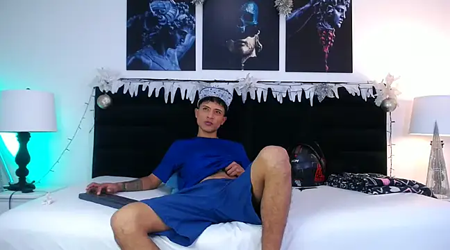 Snapshot of Edward_Milleer chatting on December 9, 2:39 pm Edward Milleer online show from December 9, 2:39 pm