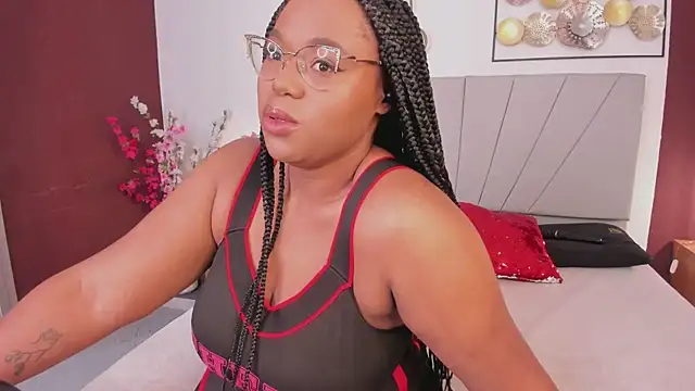 Snapshot of Makena_gh chatting on June 26, 2:38 am Makena gh online show from June 26, 2:38 am