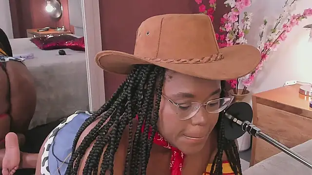 Snapshot of Makena_gh chatting on July 5, 3:13 am Makena gh online show from July 5, 3:13 am