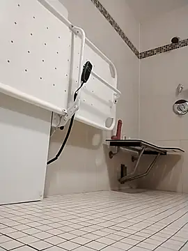 Snapshot of axelongshaft69 chatting on February 21, 12:33 am axelongshaft69 online show from February 21, 12:33 am