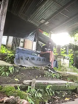 Jestebanano online show from April 18, 1:15 pm