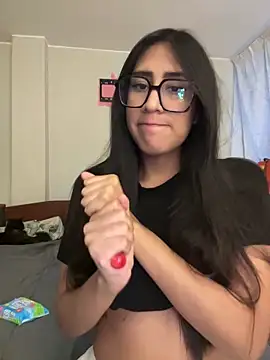 AleFantasy0001 online show from October 5, 7:01 pm