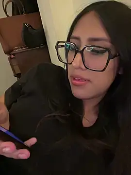 AleFantasy0001 online show from January 7, 3:20 am